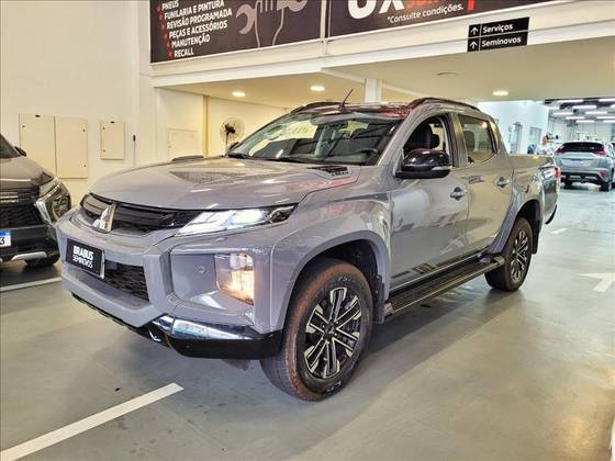 MITSUBISHI L200 TRITON 2.4 16V TURBO DIESEL SPORT HPE-S URBAN CD 4P 4X4 AUTOMÁTICO